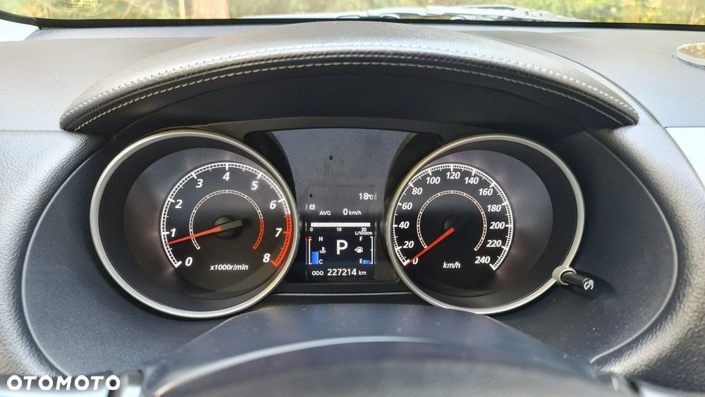 Mitsubishi Outlander - 17