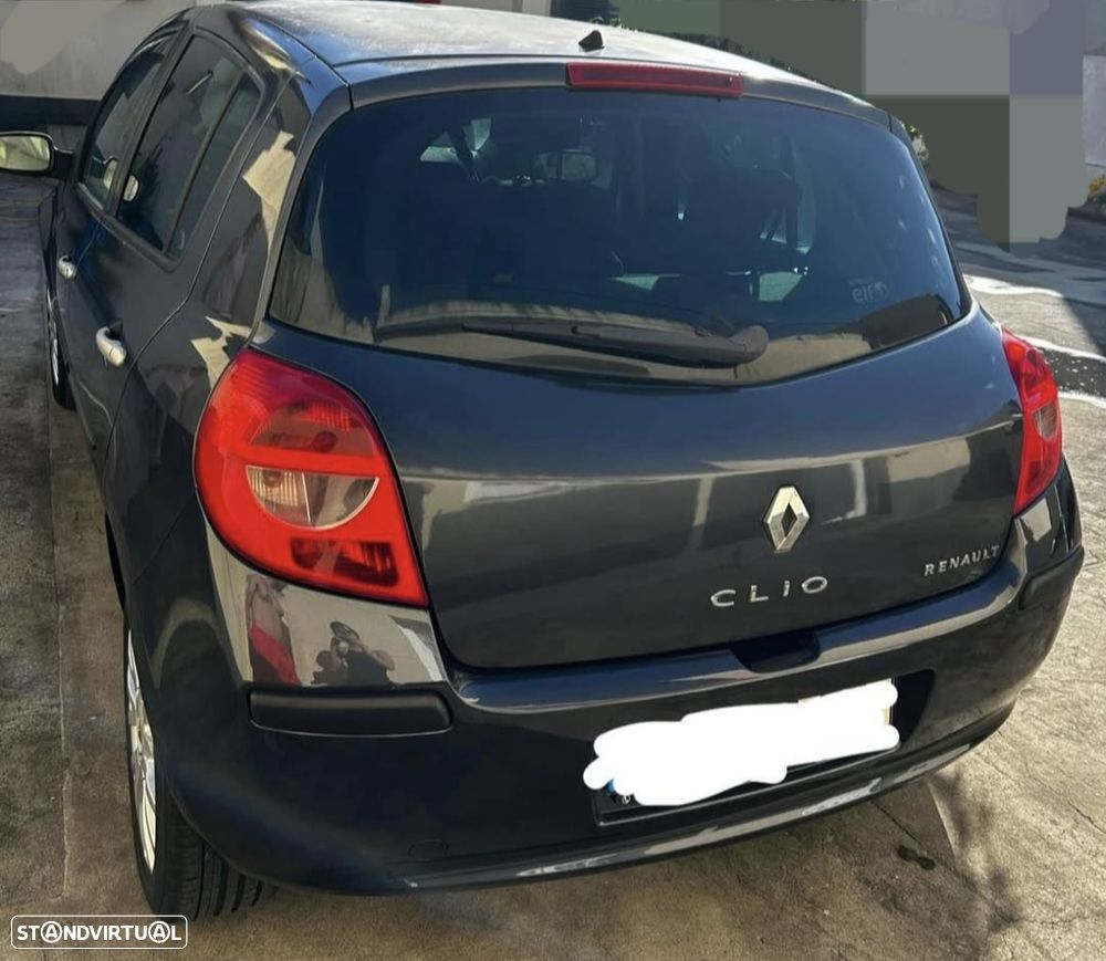 Renault Clio - 1