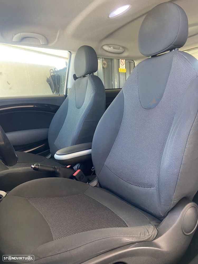 MINI 3 Portas Cooper D - 22