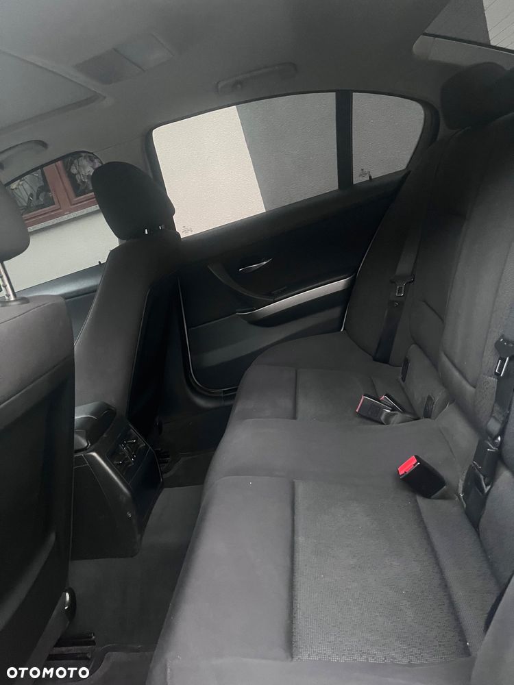 BMW Seria 3 318d - 18