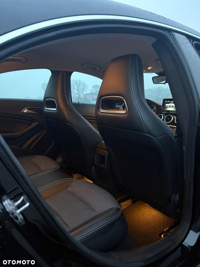 Mercedes-Benz CLA 180 7G-DCT - 14