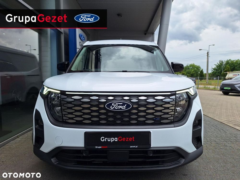 Ford Transit Courier - 20