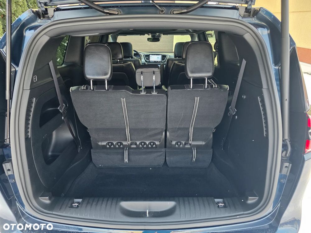 Chrysler Pacifica - 20