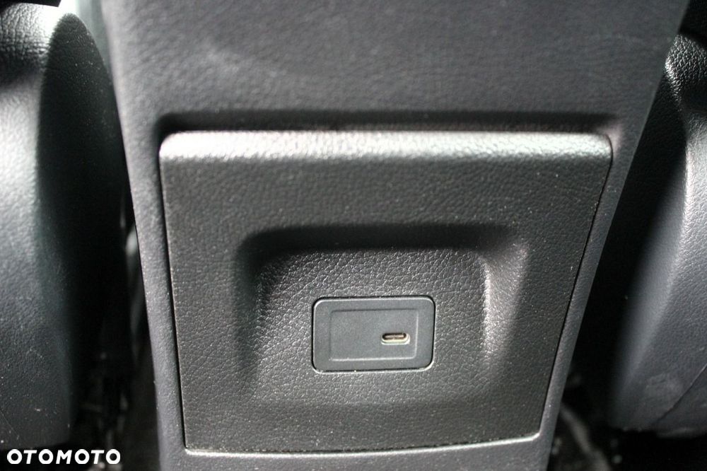 Mercedes-Benz CLA 180 d 8G-DCT - 28