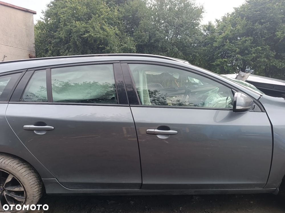 WSZYSTKIE CZĘŚCI DRZWI PRAWE Volvo V60 S60 Do założenia w kolor Lakier 714-16