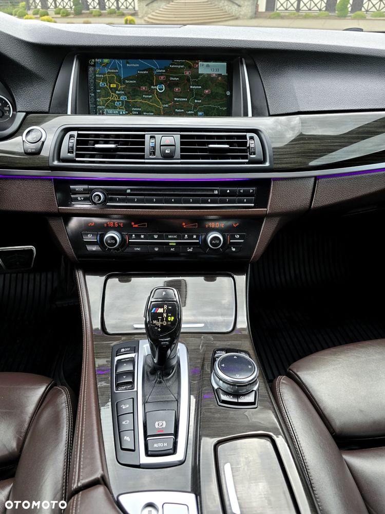 BMW Seria 5 530d xDrive - 27