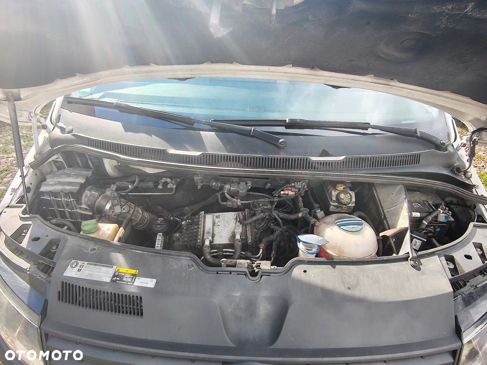 Volkswagen Caravelle - 13