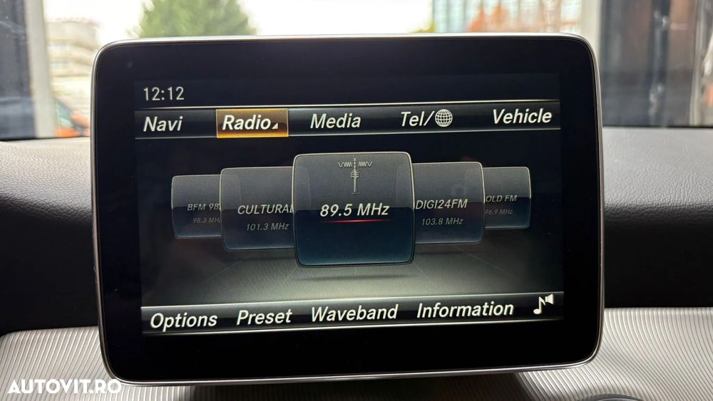 Mercedes-Benz GLA 200 d 4MATIC Aut. - 11