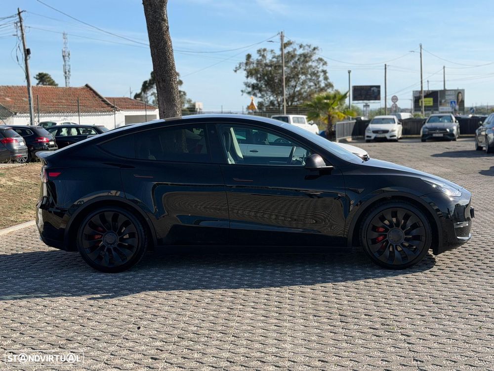Tesla Model Y Performance Dual Motor AWD - 22