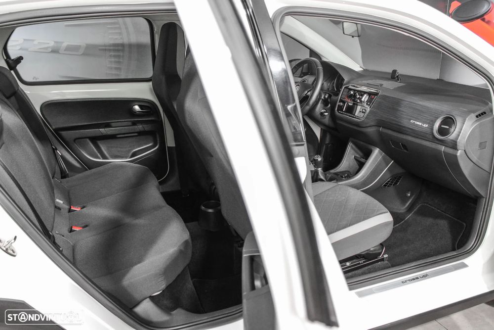 VW Cross Up! 1.0 - 13