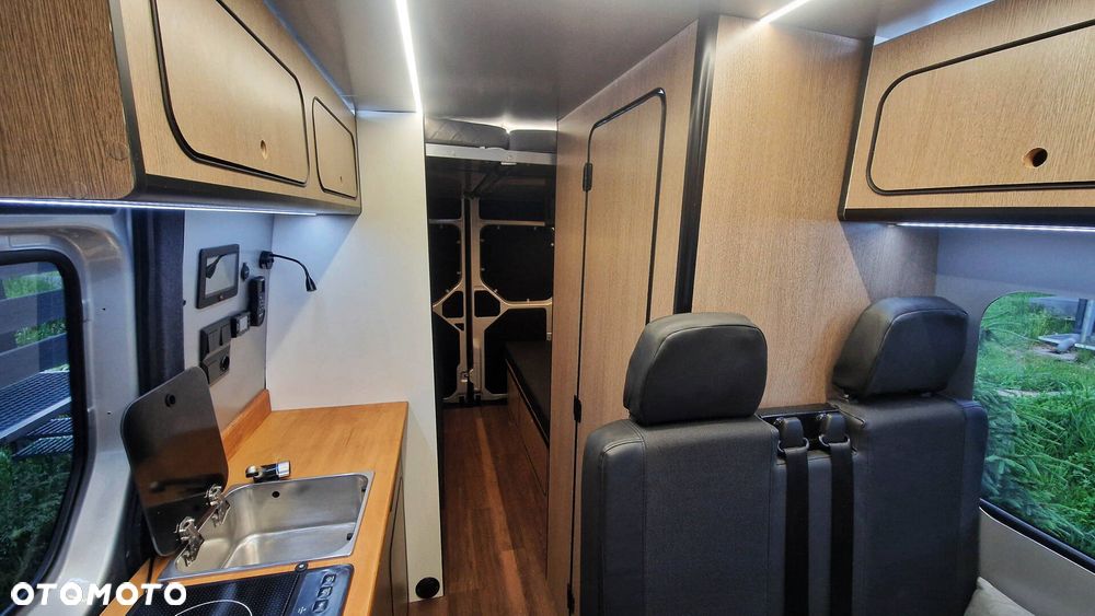 Volkswagen Crafter Kamper Campervan - 10