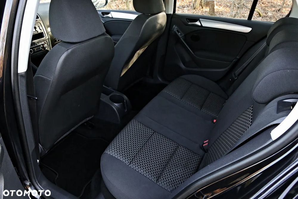 Volkswagen Golf 2.0 TDI DPF Comfortline - 32