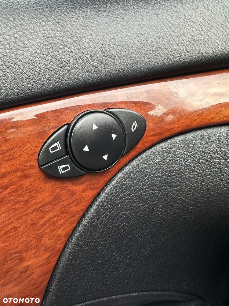 Mercedes-Benz Klasa E - 24