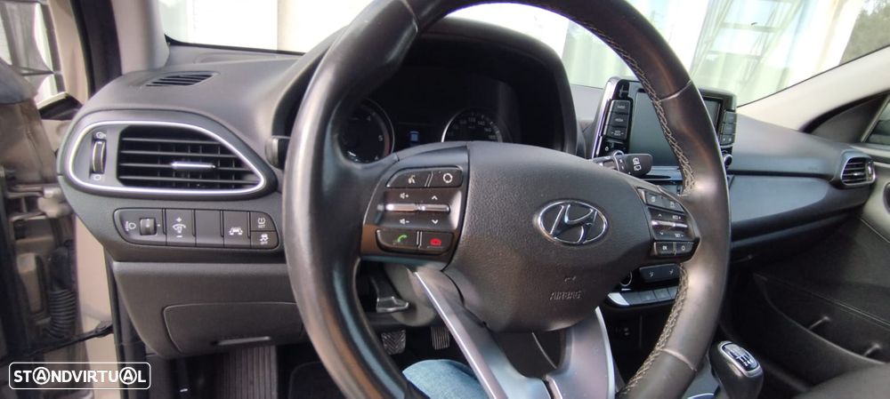 Hyundai i30 SW 1.6 CRDi Style+Navi - 8