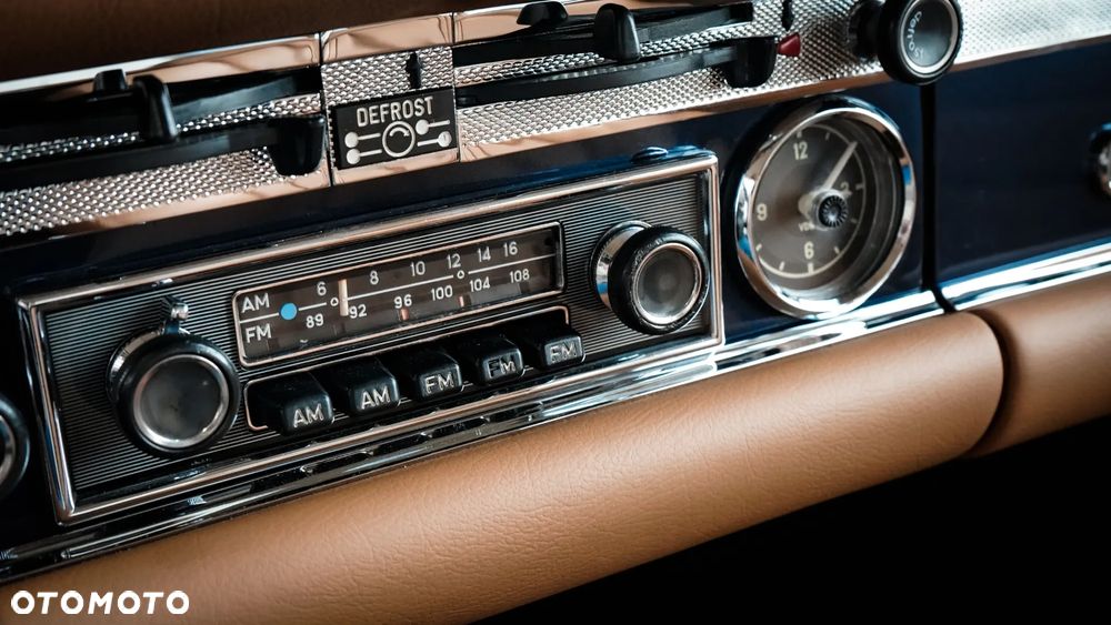 Mercedes-Benz 280 - 34