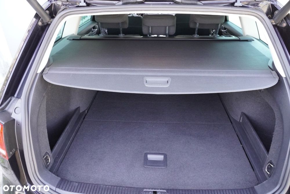 Volkswagen Passat - 8