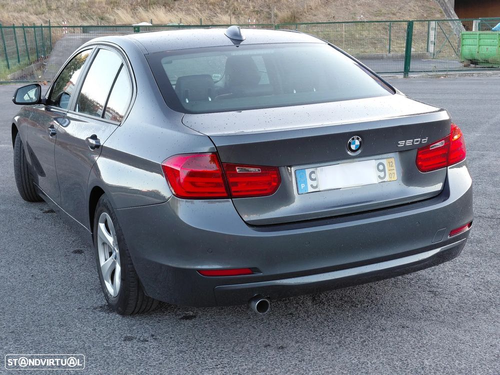 BMW 320 d EfficientDynamics Line Luxury - 4