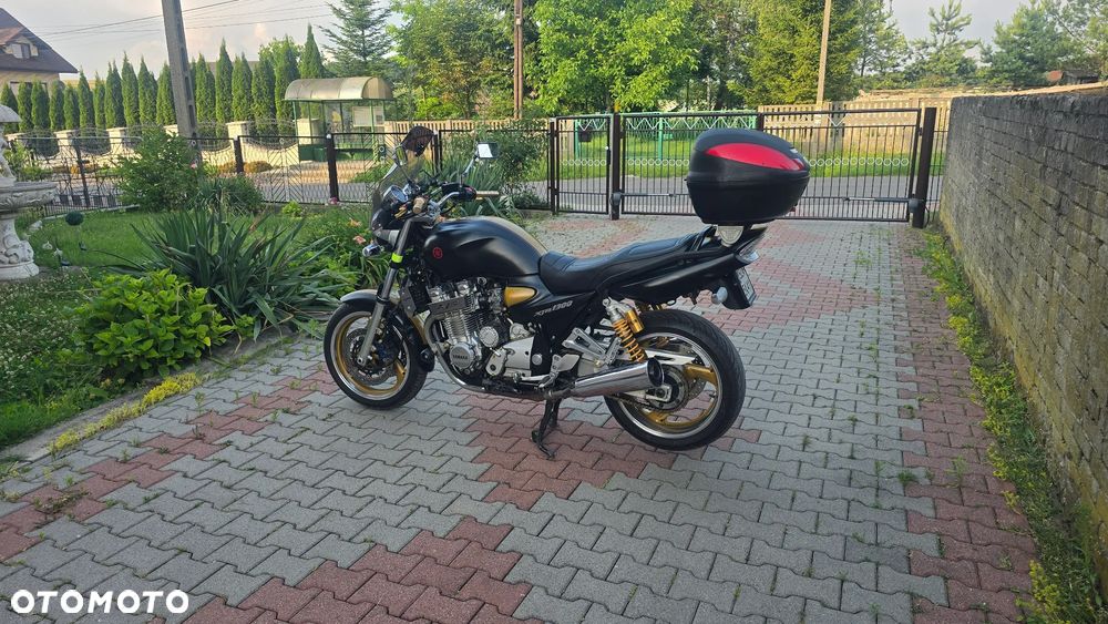 Yamaha XJR - 5