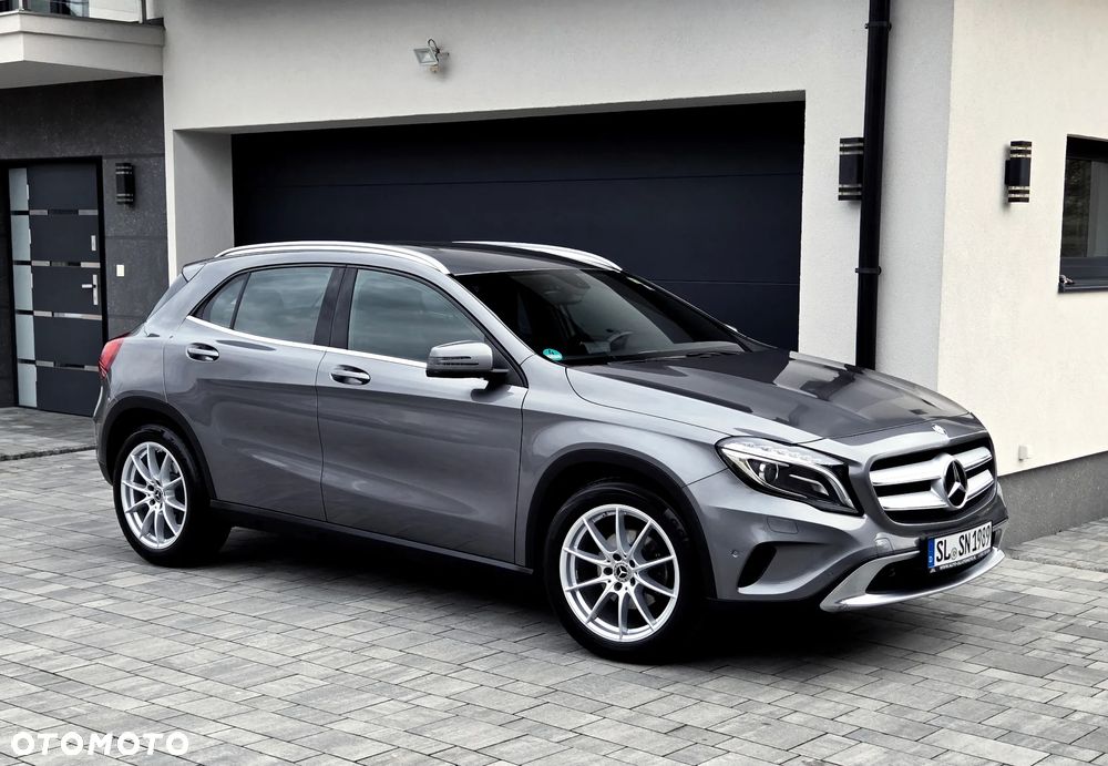 Mercedes-Benz GLA 200 - 2