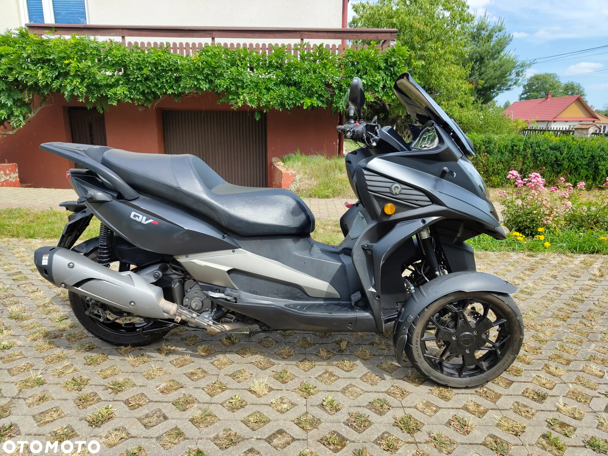 Piaggio MP-3 - 5