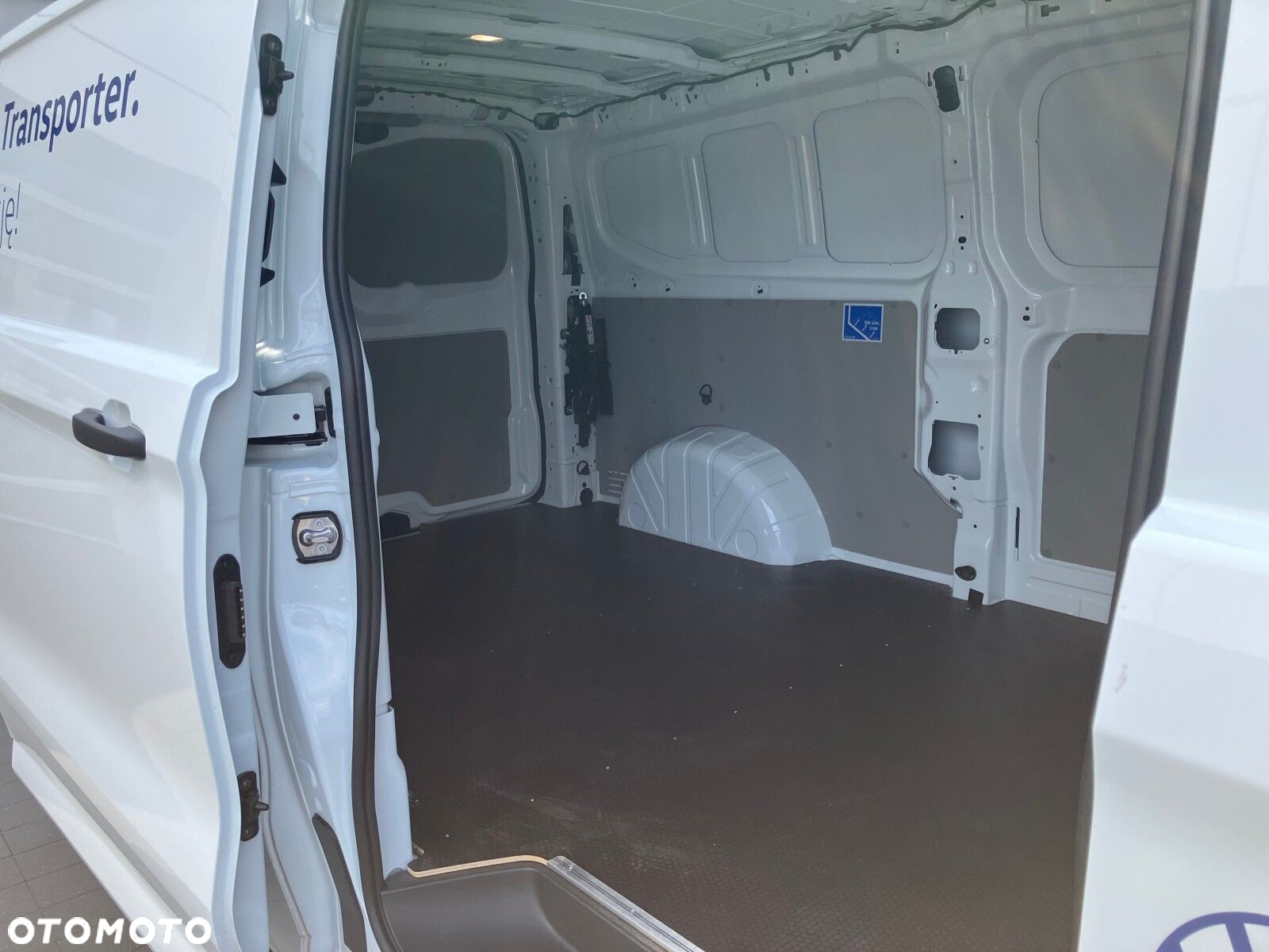 Volkswagen Transporter Transporter Furgon silnik: 2,0 l TDI 4MO 150 KM / skrzynia biegów: 8-biegowa automatyczna 4MOTION rozstaw osi: 3500 mm - 22