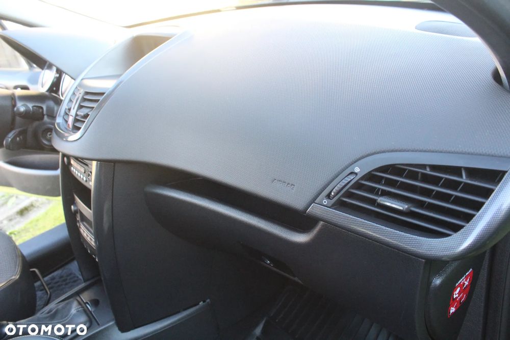 Peugeot 207 150 Turbo Platinum - 21