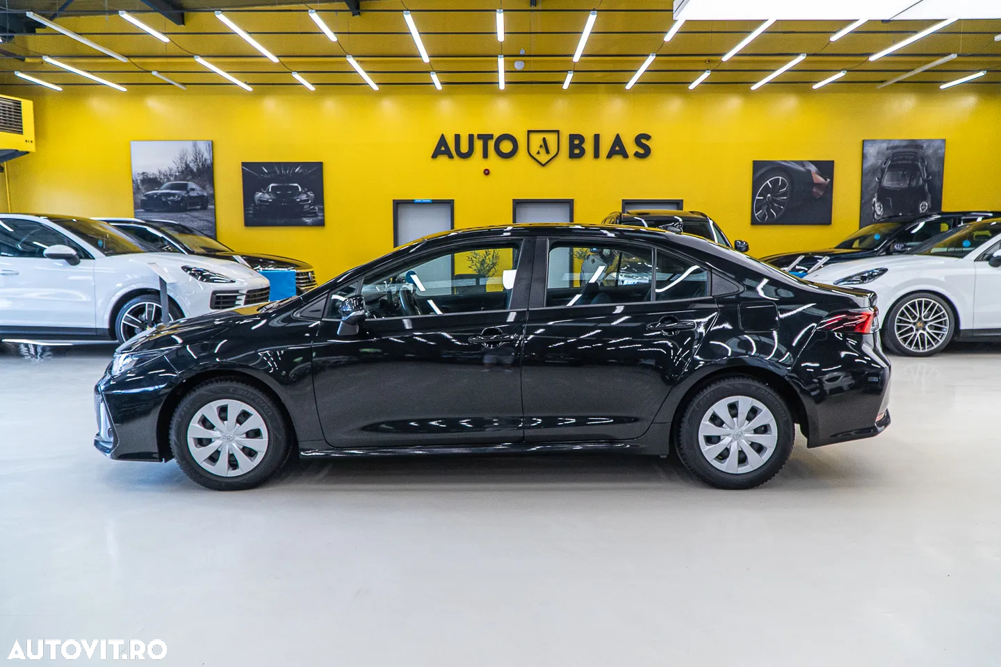 Toyota Corolla Sedan 1.6 Business - 16