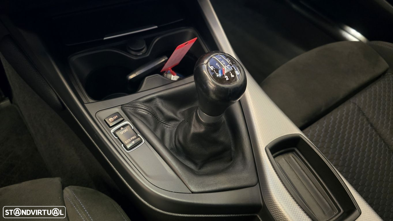 BMW 118 d Pack M - 42