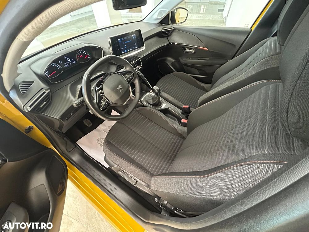 Peugeot 208 1.2 L PureTech STT Active - 12