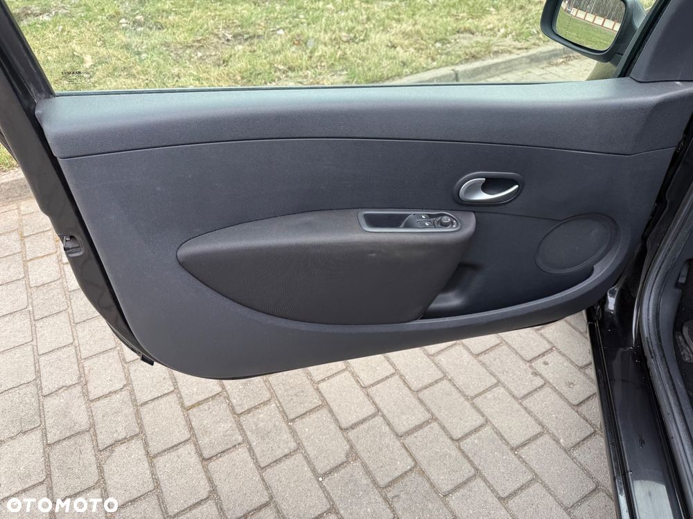 Renault Clio 1.2 16V 75 Expression - 14