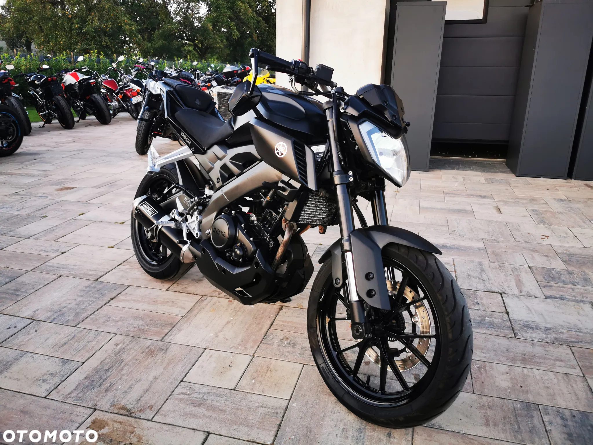 Yamaha MT - 27