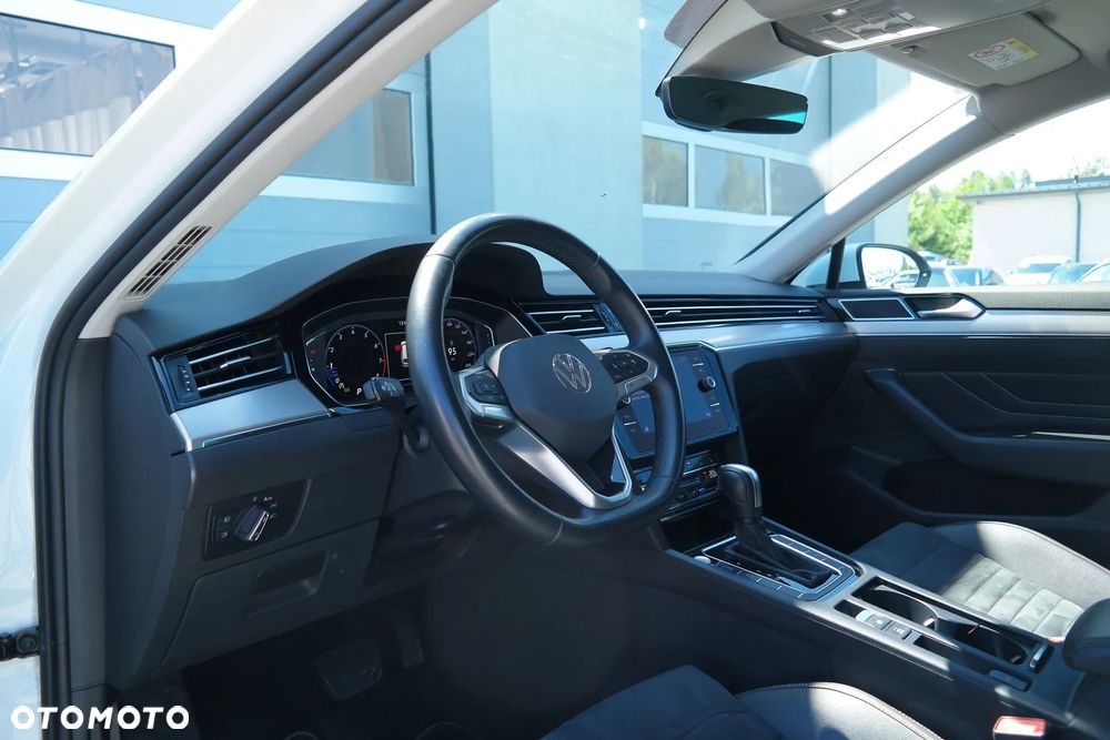 Volkswagen Passat 2.0 TSI Elegance DSG - 8