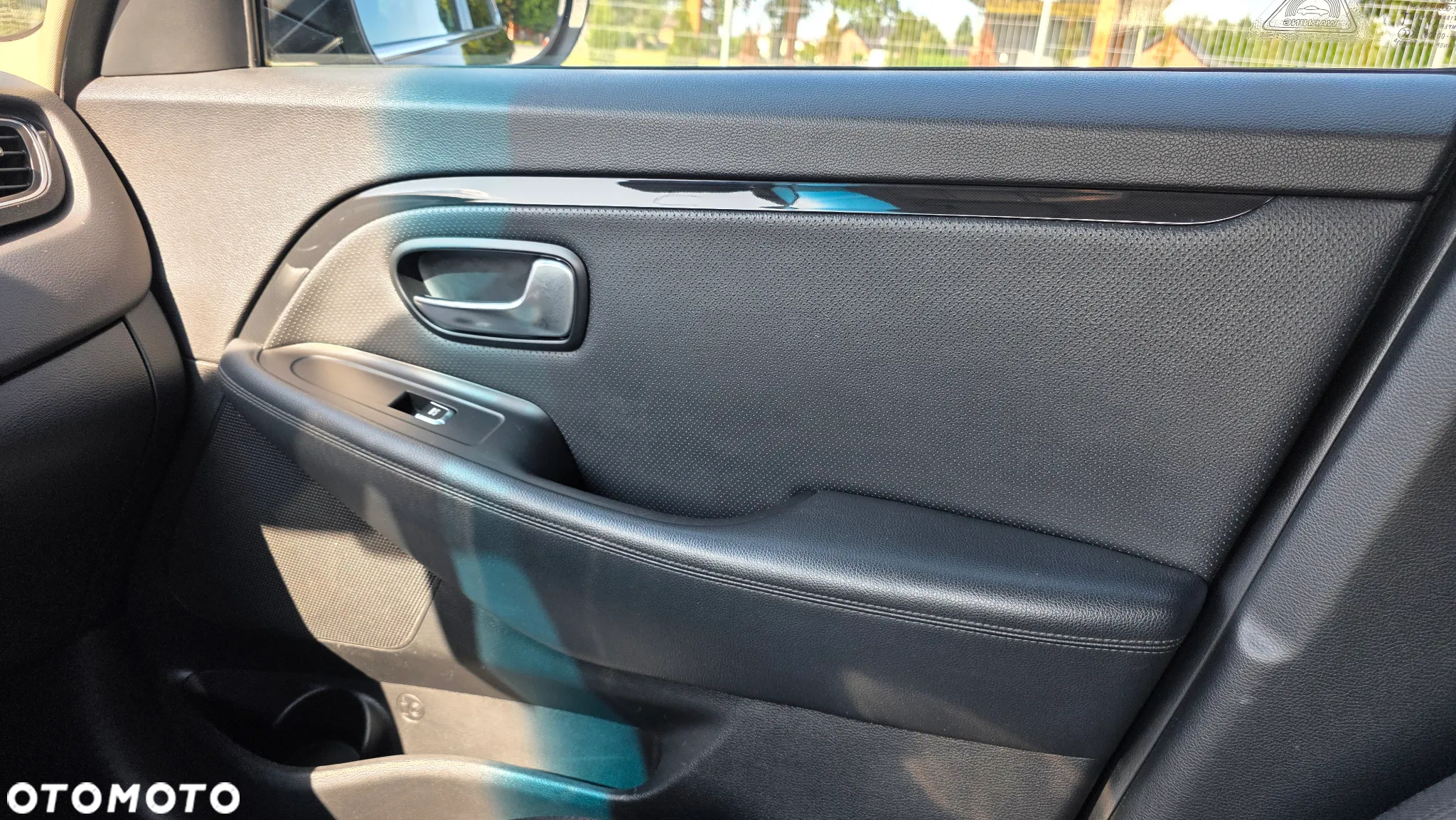 Kia Carens 1.6 GDI S 7os - 17