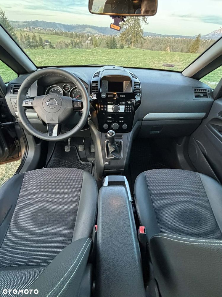 Opel Zafira - 16