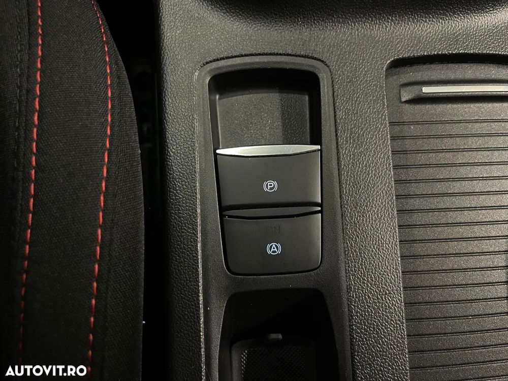 Ford Focus 1.0 EcoBoost MHEV Titanium - 25