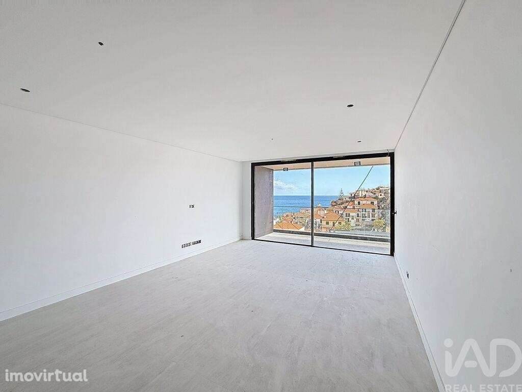 Apartamento T2 em Câmara de Lobos de 181,00 m2 - Grande imagem: 2/23