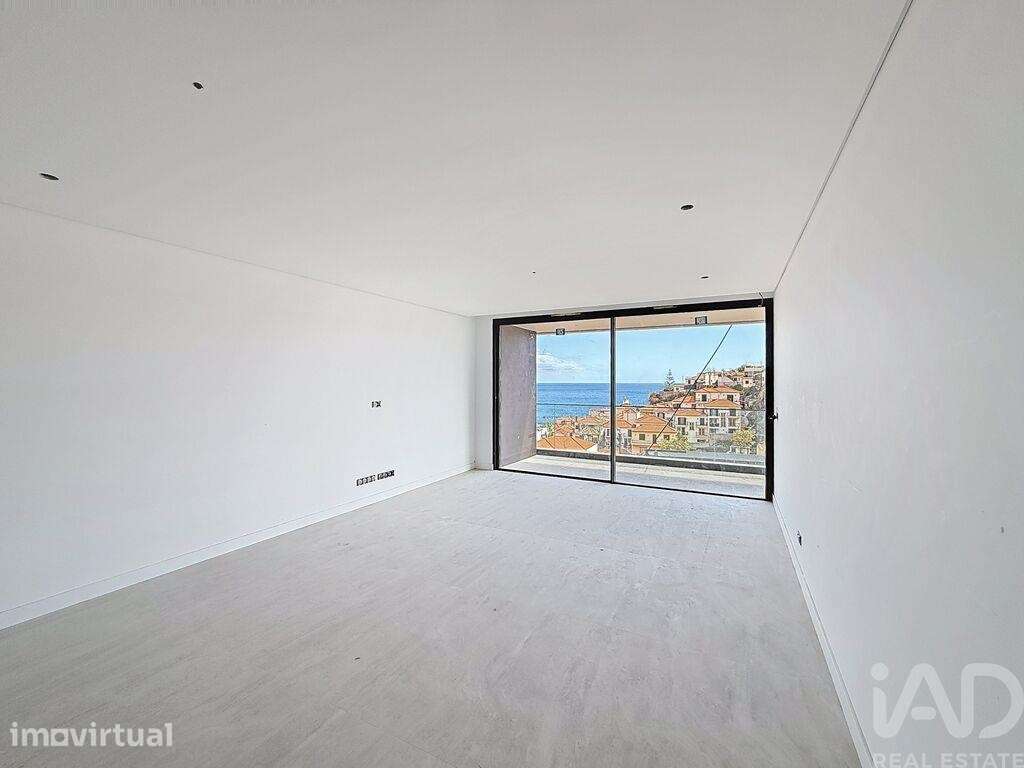 Apartamento T2 em Câmara de Lobos de 181,00 m2 - Grande imagem: 2/23