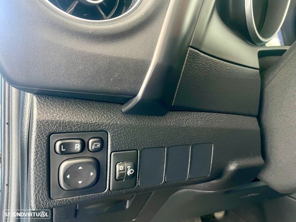 Toyota Auris 1.8 HSD Comfort +P.Sport+Navi - 11