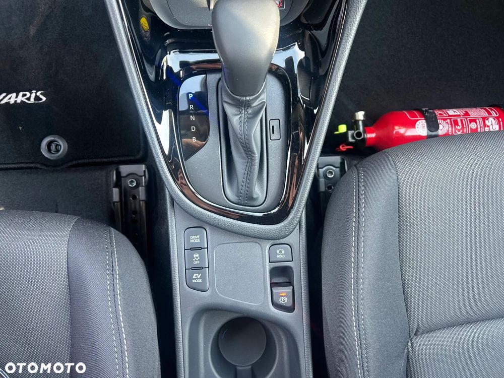Toyota Yaris Hybrid 1.5 Style - 31
