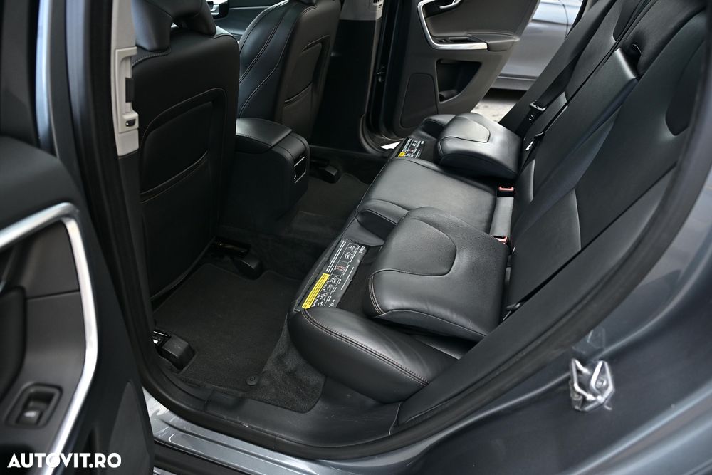 Volvo XC 60 D5 AWD Summum - 28
