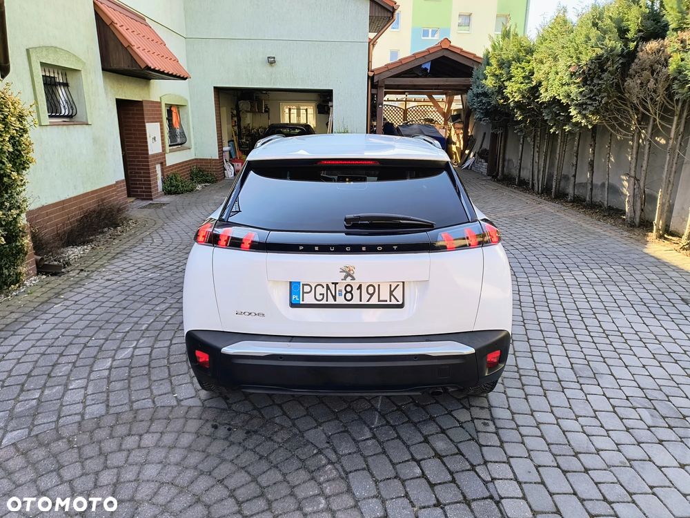 Peugeot 2008 1.5 BlueHDi Allure S&S - 11