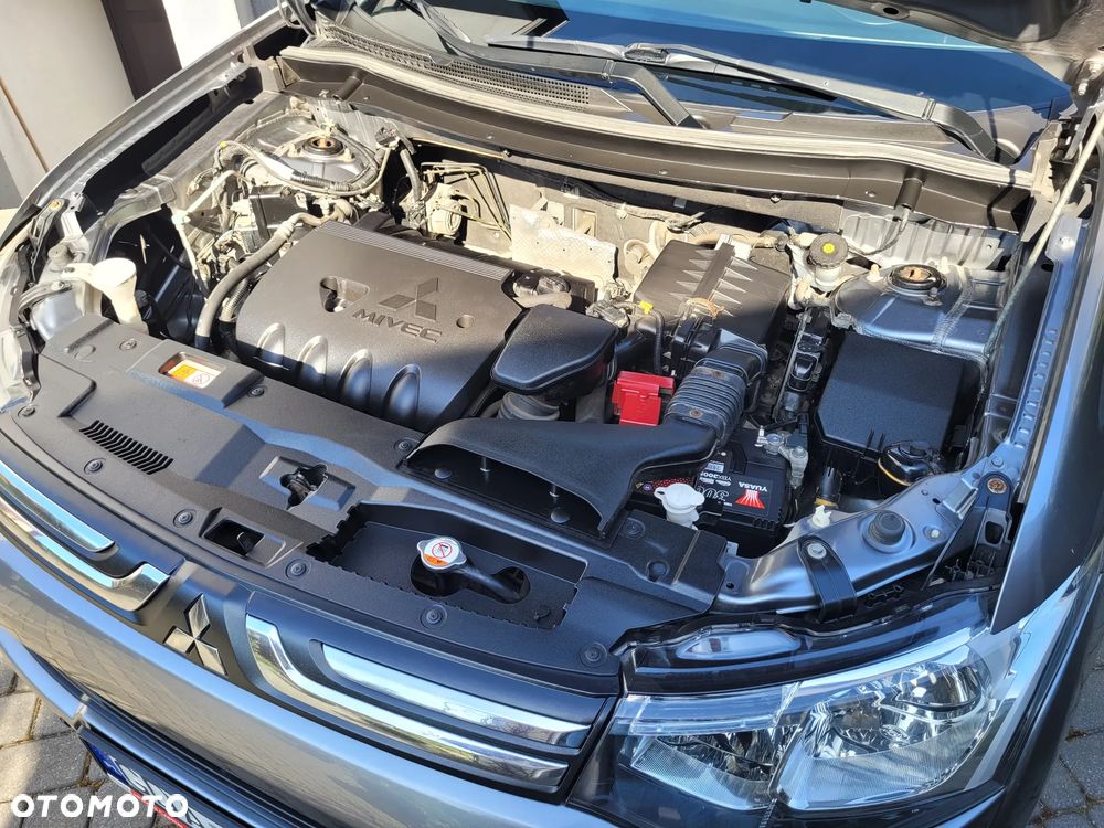 Mitsubishi Outlander 2.0 Intense 2WD - 23