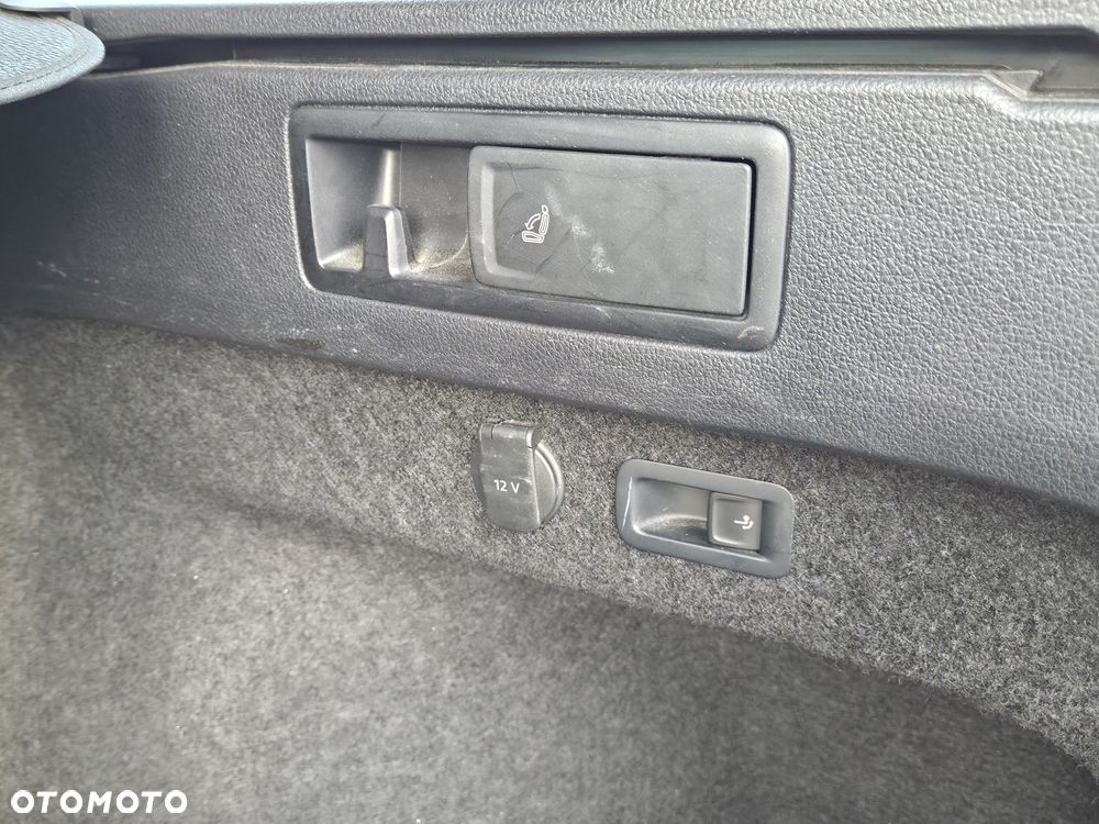 Volkswagen Passat - 14