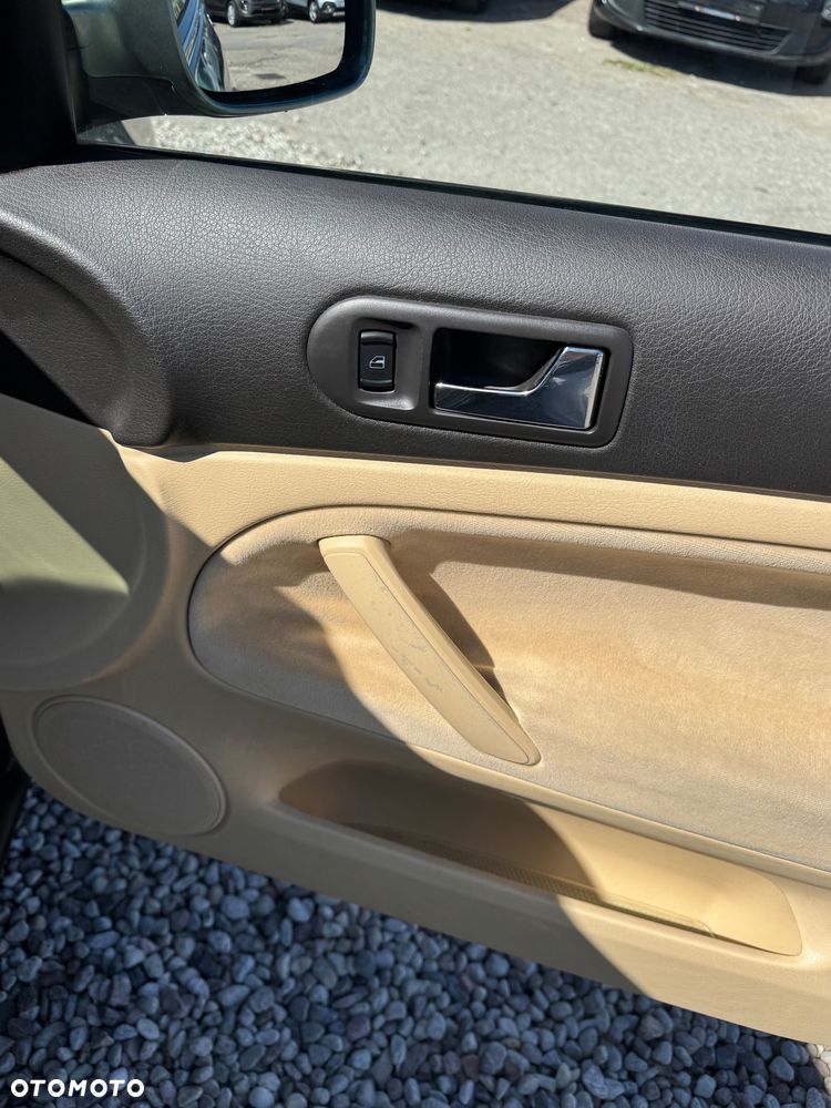 Volkswagen Passat 1.9 TDI Highline - 25