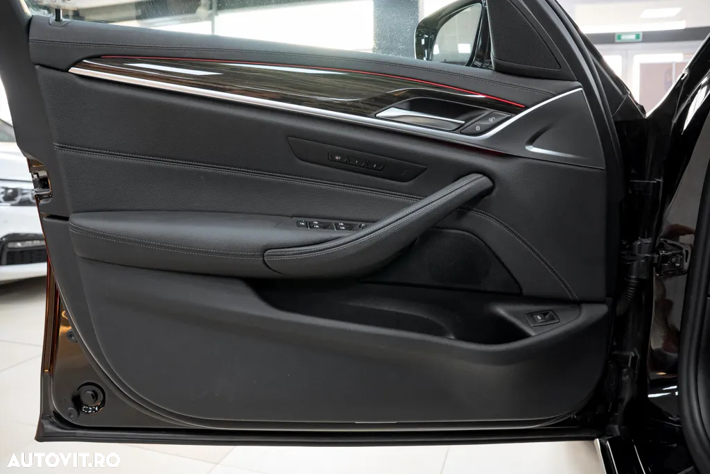 BMW Seria 5 520i Touring Aut. Luxury Line - 25