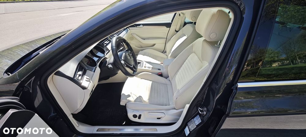 Volkswagen Passat 2.0 TDI SCR Highline - 9