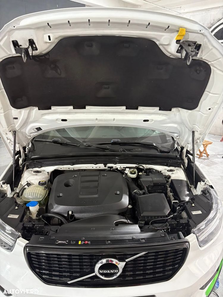 Volvo XC 40 D4 AWD R-Design - 18