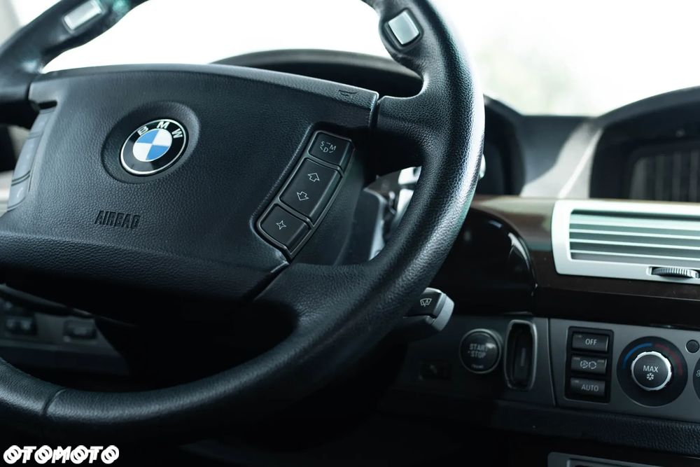 BMW Seria 7 750i - 15