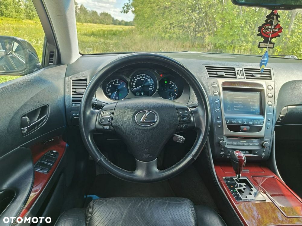 Lexus GS - 10