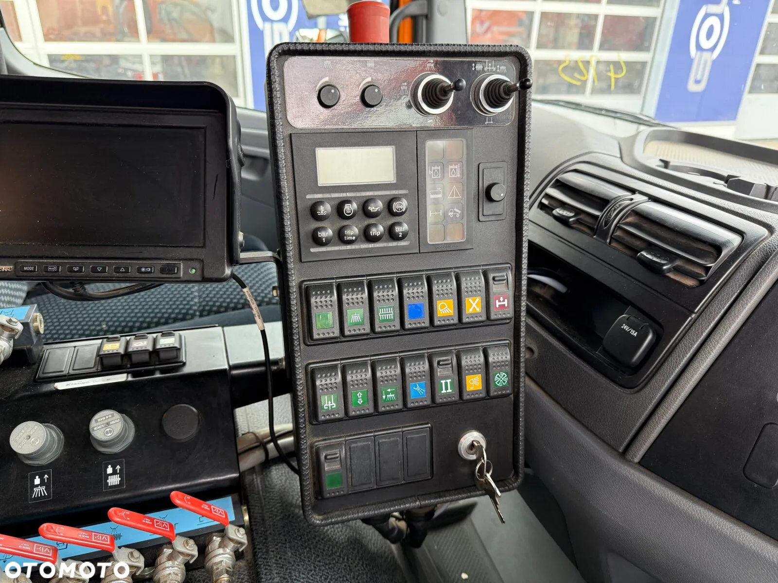 Mercedes-Benz ATEGO 1324 4x2 EURO5 ZAMIATARKA FAUN VIAJET 6R/L - 13